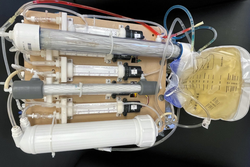 Prototype artificial kidney device.